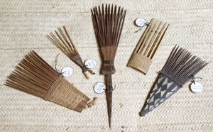 Comb from Samoa or Tonga, hair pin from the Malay Peninsula, comb from Samoa, comb from the Malay Peninsula and comb from the Solomon Islands by Oceanic